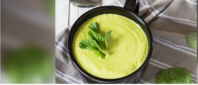 SOUPE FROIDE DE LAITUE ET AVOCAT